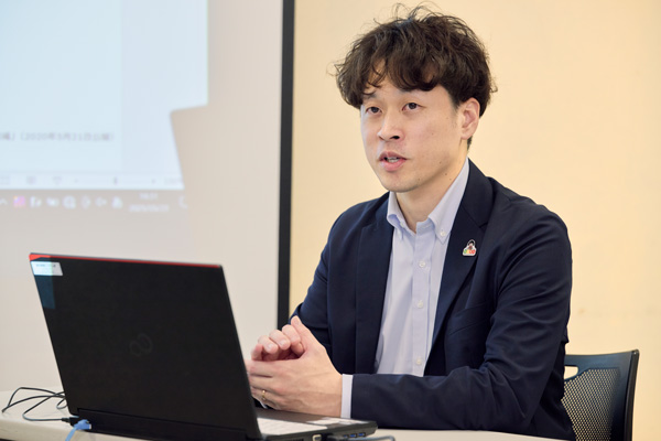 導入前の課題についてお話されるJA鹿児島県中央会の安楽和幸様